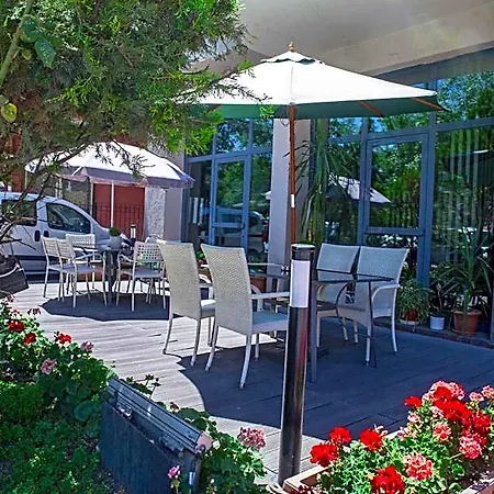 Maltepe 2000 Hotel 3*